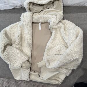 Glyder hooded oatmeal/cream Sherpa jacket, size small